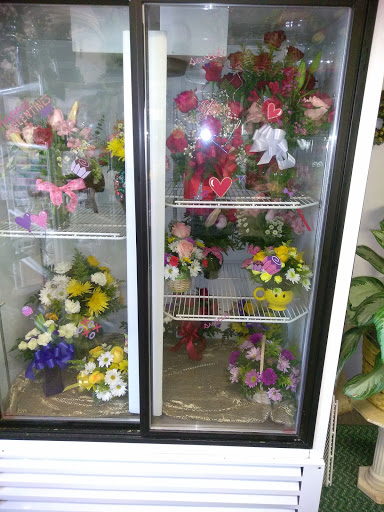 Florist «Fort Myers Blossom Shoppe Florist & Gifts», reviews and photos, 13971 N Cleveland Ave, North Fort Myers, FL 33903, USA