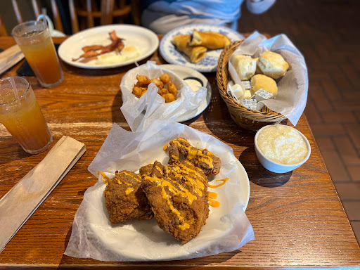 American Restaurant «Cracker Barrel Old Country Store», reviews and photos, 825 Marketplace Blvd, Hamilton Township, NJ 08691, USA