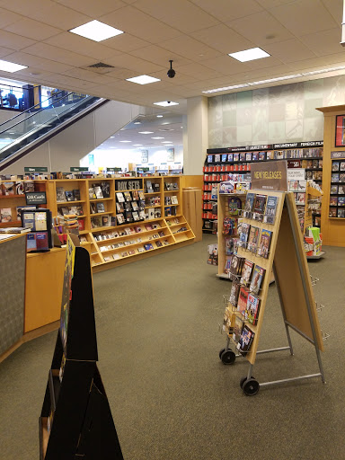 Book Store «Barnes & Noble», reviews and photos, 55 Parsonage Rd, Edison, NJ 08837, USA
