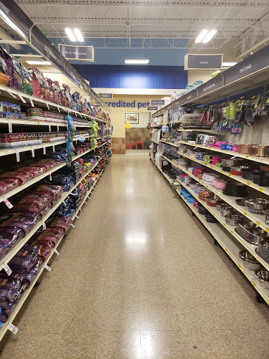 Pet Supply Store «PetSmart», reviews and photos, 350 Fifth St, Oswego, IL 60543, USA