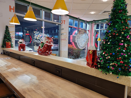 Donut Shop «Krispy Kreme», reviews and photos, 2401 Battleground Ave, Greensboro, NC 27408, USA