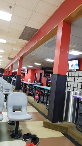 Bowling Alley «AMF Cranston Lanes», reviews and photos, 1450 Elmwood Ave, Cranston, RI 02910, USA