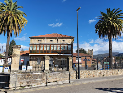 Colegio San Juan Bautista - La Salle C. la Salle, 2, 39400 Corrales De Buelna ( Los ), Cantabria, España