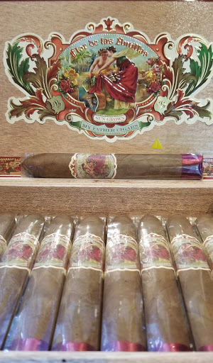 Glass Shop «WHELANS GLASS GALLERY, VAPOR, CIGAR, GIFT & SMOKE SHOP», reviews and photos, 2486 Bancroft Way, Berkeley, CA 94704, USA