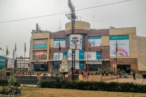 Omjee Cinemas, Pristine Mall, Khanna image