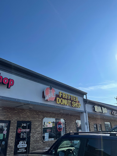 Donut Shop «Apple Fritter Donut Shop», reviews and photos, 741 E 9 Mile Rd, Ferndale, MI 48220, USA