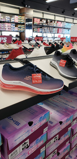 Shoe Store «SKECHERS Factory Outlet», reviews and photos, 5050 Factory Shops Blvd #680, Castle Rock, CO 80108, USA