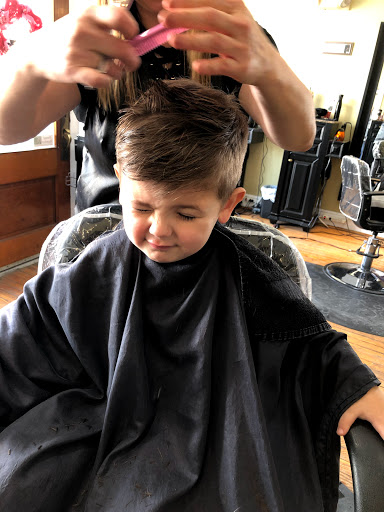 Beauty Salon «Hello Gorgeous Hair Salon», reviews and photos, 4 W Main St, Middletown, MD 21769, USA