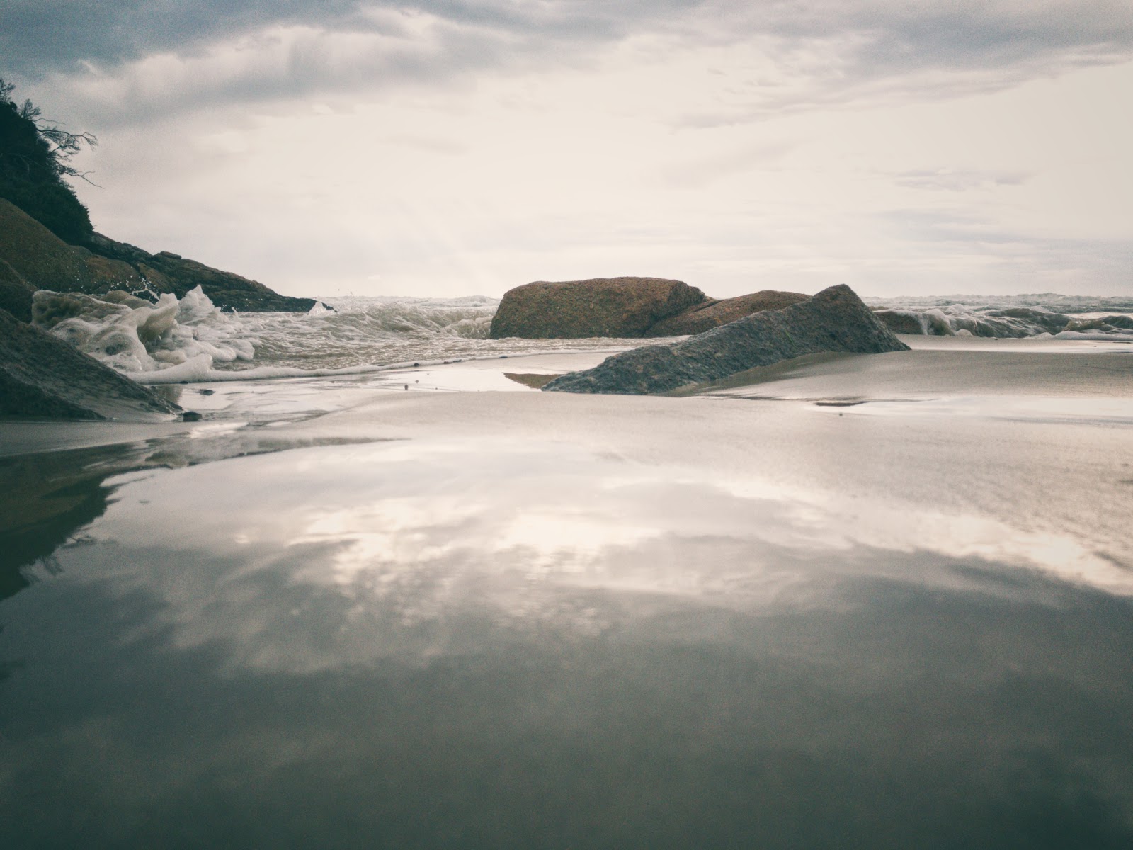 Photo de Johnny Souey Cove Beach avec rivage droit, long