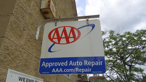 Auto Repair Shop «Logan Square Auto Repair», reviews and photos, 2442 N Milwaukee Ave, Chicago, IL 60647, USA