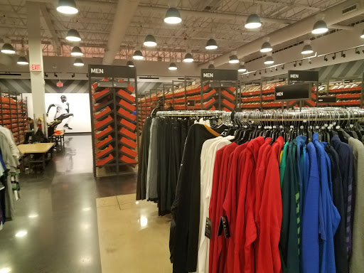 Sporting Goods Store «Nike Factory Store», reviews and photos, 6170 Grand Ave #569, Gurnee, IL 60031, USA