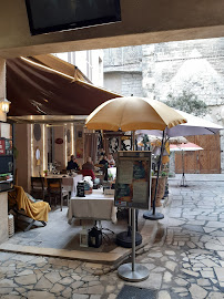 Atmosphère du Restaurant La Cour du Louvre à Avignon - n°11
