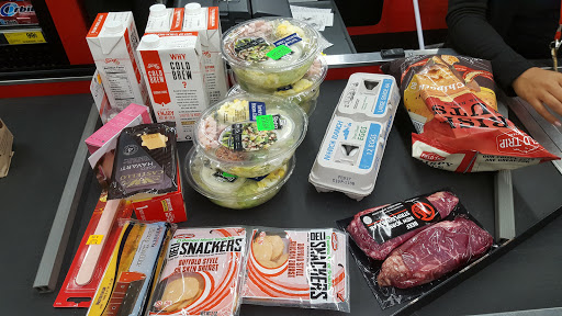 Grocery Store «Grocery Outlet Bargain Market», reviews and photos, 1340 E 7th St, Long Beach, CA 90813, USA