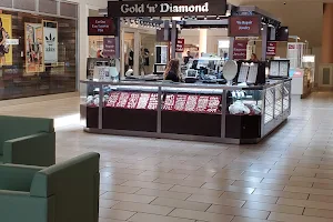 Hamilton Mall image