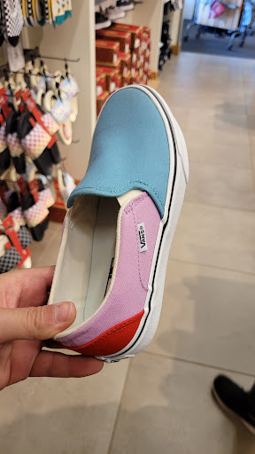 Shoe Store «DSW Designer Shoe Warehouse», reviews and photos, 23171 W Outer Dr, Allen Park, MI 48101, USA