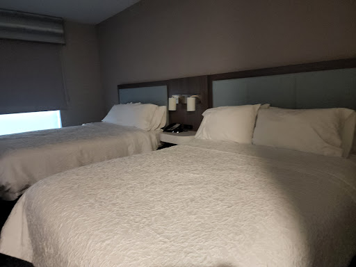Hampton Inn & Suites Gilroy image
