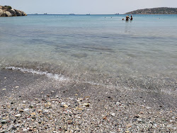 Limniona Bay'in fotoğrafı uçurumlarla desteklenmiş