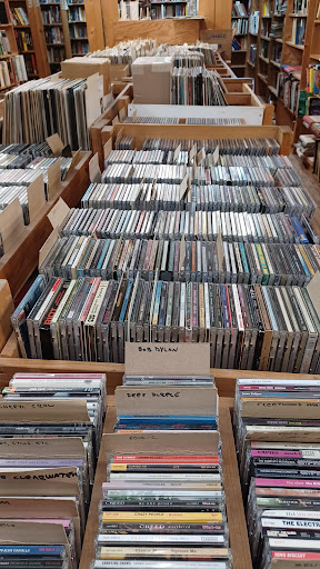 Used Book Store «Books Do Furnish a Room», reviews and photos, 1809 W Markham Ave, Durham, NC 27705, USA