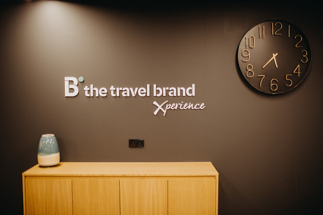 B the travel brand Xperience Lisboa - Agência de Viagens