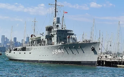 HMAS Castlemaine image