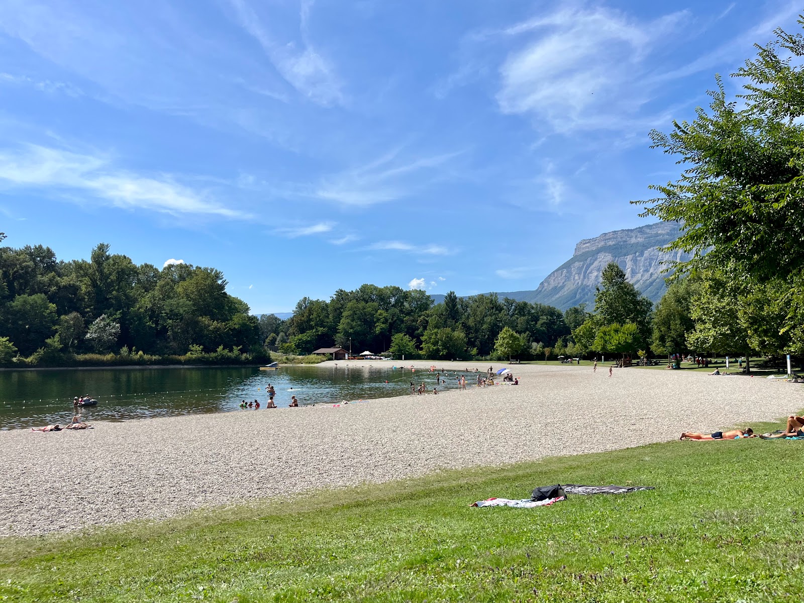 Foto von Plage Taillefer mit kleine, graue kiesel Oberfläche