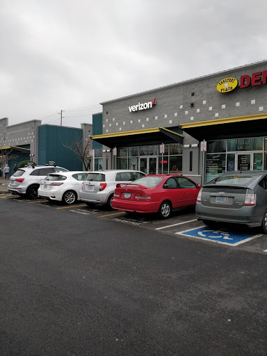 Cell Phone Store «Verizon Authorized Retailer - A Wireless», reviews and photos, 4410 SE 82nd Ave #3000, Portland, OR 97266, USA