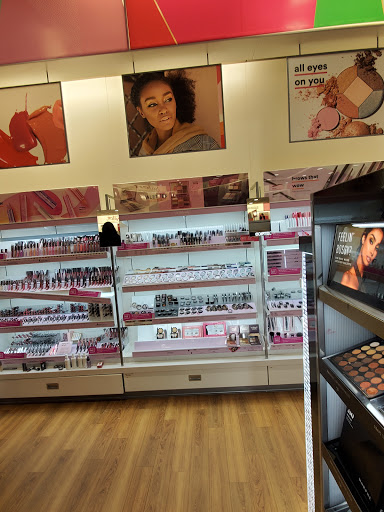 Shopping Mall «Grand Ridge Plaza», reviews and photos, 1451 Highlands Dr NE, Issaquah, WA 98029, USA