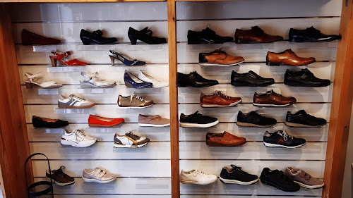 Magasin de chaussures Chaussures Maroquinerie Favreau Port-Saint-Père