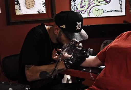 Tattoo Shop «Symbolic Tattoo», reviews and photos, 551 W Douglas Ave, Wichita, KS 67201, USA