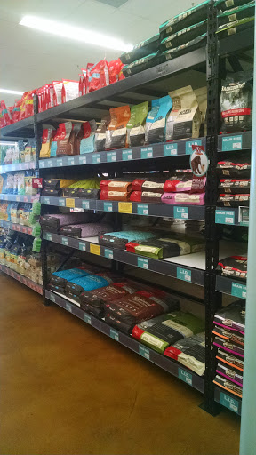 Pet Supply Store «Centinela Feed & Pet Supplies», reviews and photos, 18553 Devonshire St, Northridge, CA 91324, USA