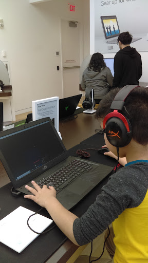 Computer Store «Microsoft Store», reviews and photos, 1 Garden State Plaza Blvd #2303, Paramus, NJ 07652, USA