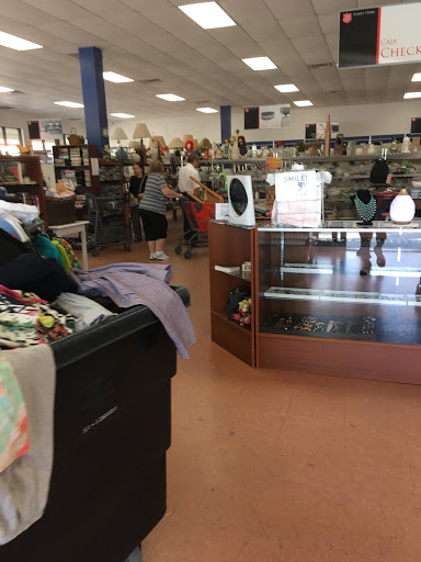 Thrift Store «Salvation Army Thrift Store», reviews and photos, 505 27th Ave SW, Vero Beach, FL 32968, USA