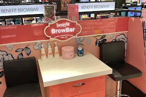 Benefit Cosmetics BrowBar Lounge image