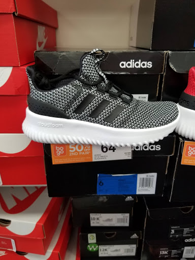 Shoe Store «Rack Room Shoes», reviews and photos, 18700 Limestone Commercial Dr, Pflugerville, TX 78660, USA