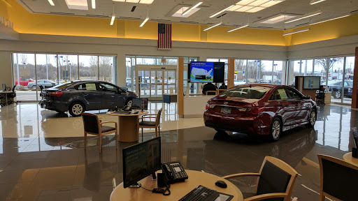 Used Car Dealer «CarMax», reviews and photos, 1325 Beam Ave, Maplewood, MN 55109, USA