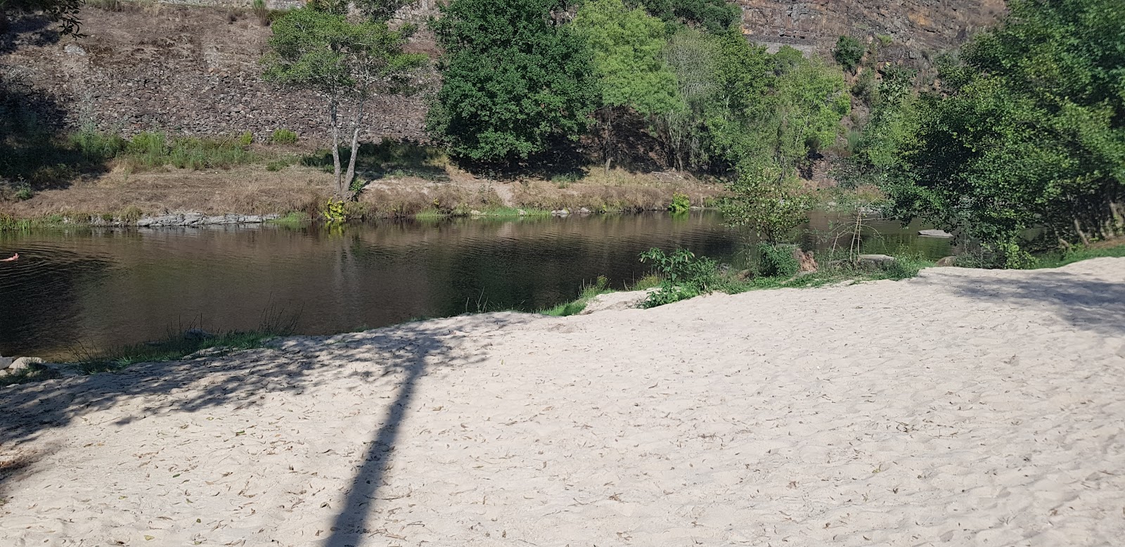 Praia Fluvial de Espiunca'in fotoğrafı imkanlar alanı