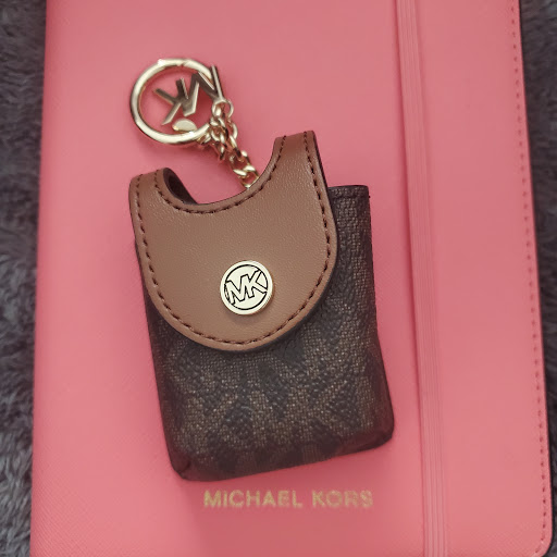 Fashion Accessories Store «Michael Kors», reviews and photos, 348 Nut Tree Rd #348, Vacaville, CA 95687, USA