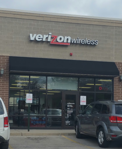 Cell Phone Store «GoWireless Verizon Authorized Retailer», reviews and photos, 127 N Milwaukee Ave, Libertyville, IL 60048, USA