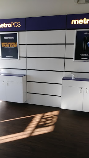 Cell Phone Store «MetroPCS Authorized Dealer», reviews and photos, 1551 Chambers Rd, Aurora, CO 80011, USA