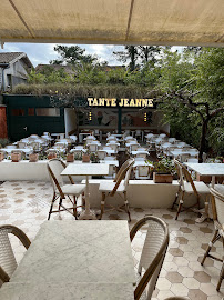 Atmosphère du Restaurant Tante Jeanne à Soorts-Hossegor - n°1