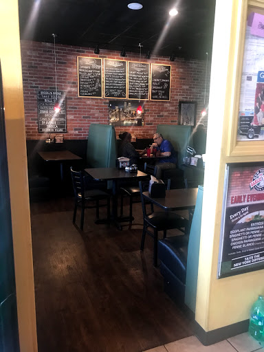 Italian Restaurant «The Garlic Knot», reviews and photos, 5073 N Dixie Hwy, Oakland Park, FL 33334, USA