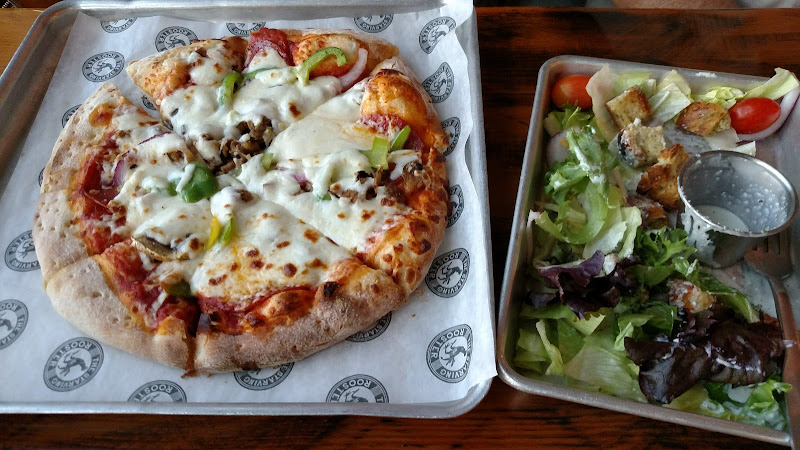 #4 best pizza place in Minot - The Starving Rooster