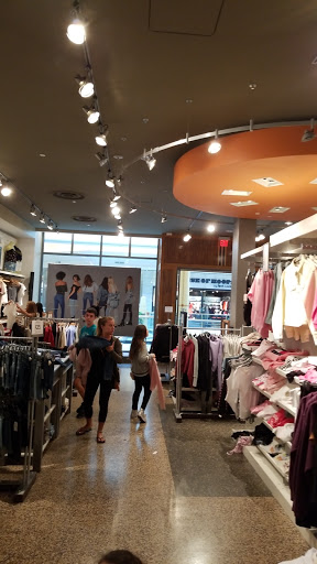 Computer Store «Apple Somerset», reviews and photos, 2800 W Big Beaver Rd, Troy, MI 48084, USA