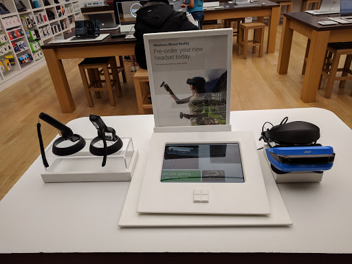 Computer Store «Microsoft Store - Westfield San Francisco Centre», reviews and photos, 845 Market St #257, San Francisco, CA 94103, USA