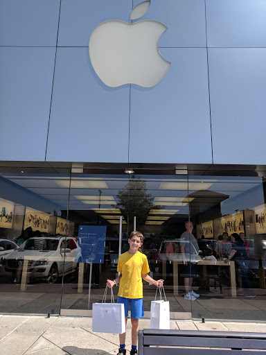 Computer Store «Apple Lehigh Valley», reviews and photos, 250 Lehigh Valley Mall, Whitehall, PA 18052, USA