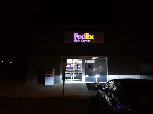 Shipping and Mailing Service «FedEx Ship Center», reviews and photos, 21 Thomas J Rhodes Industrial Dr, Hamilton Township, NJ 08619, USA