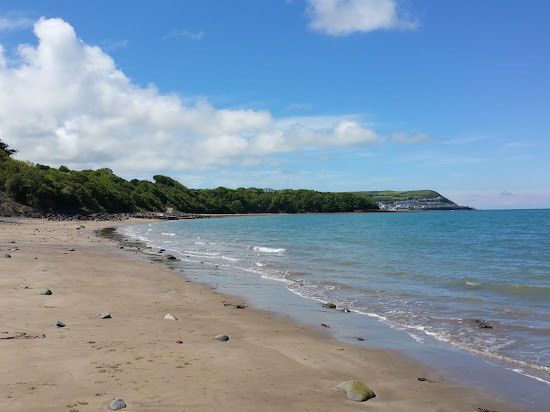 Cei Bach beach