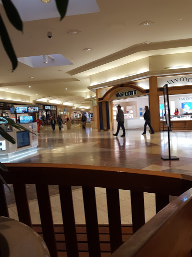 Shopping Mall «Oakdale Mall», reviews and photos, Harry L Dr #601-635, Johnson City, NY 13790, USA