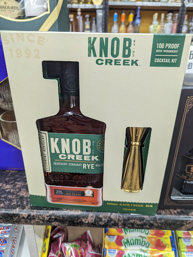 Liquor Store «Royal Liquor», reviews and photos, 808 Center Rd #3, Flint, MI 48506, USA