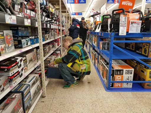 Hardware Store «Harbor Freight Tools», reviews and photos, 904 N Lake St, Aurora, IL 60506, USA